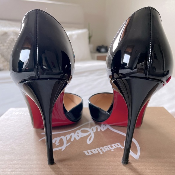 ***SOLD***Christian Louboutin Iriza Patent Pump - 35 - Picture 4 of 6